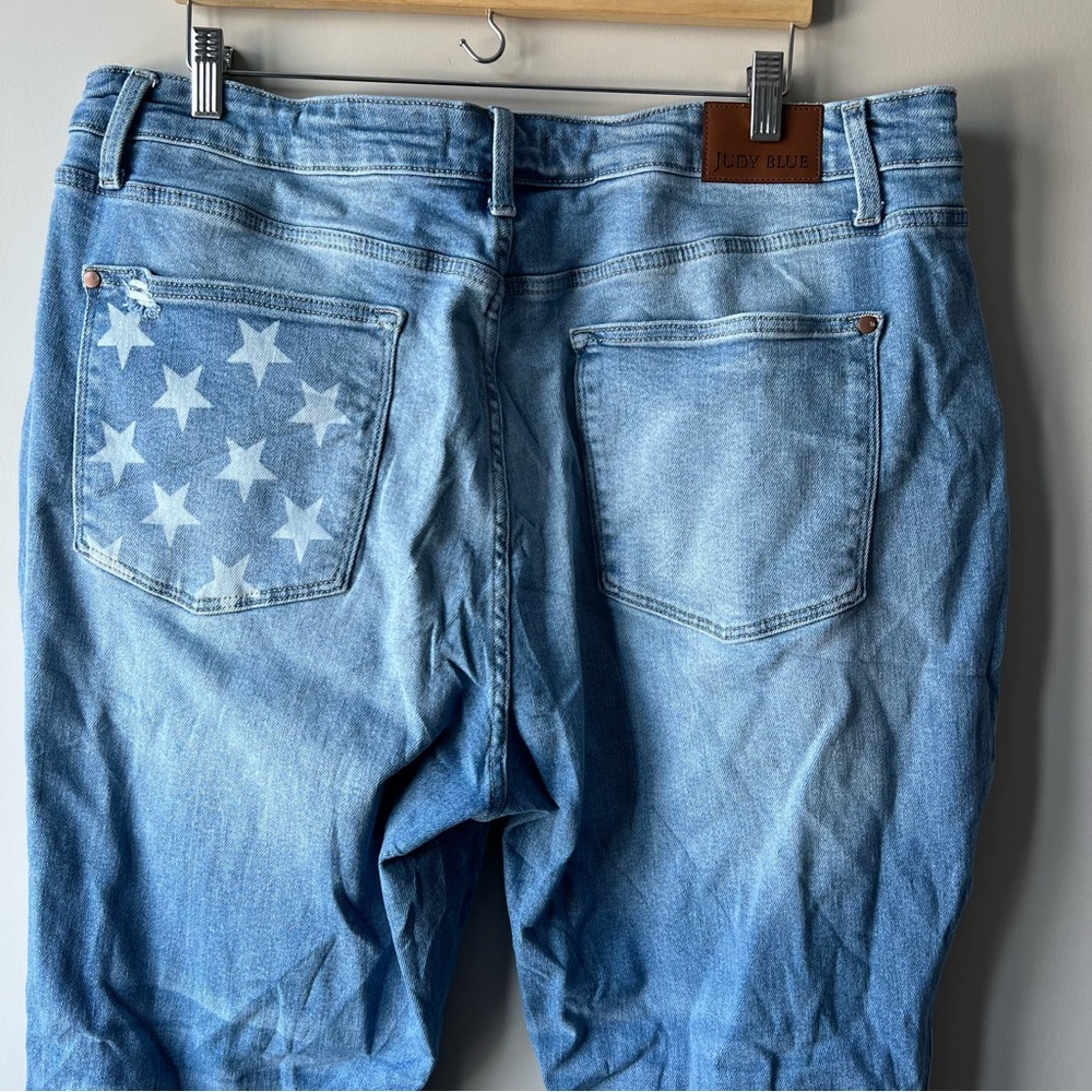Judy Blue Star Struck Mid Rise Cuff Boyfriend Jeans blue light plus size 22 - Picture 12 of 16